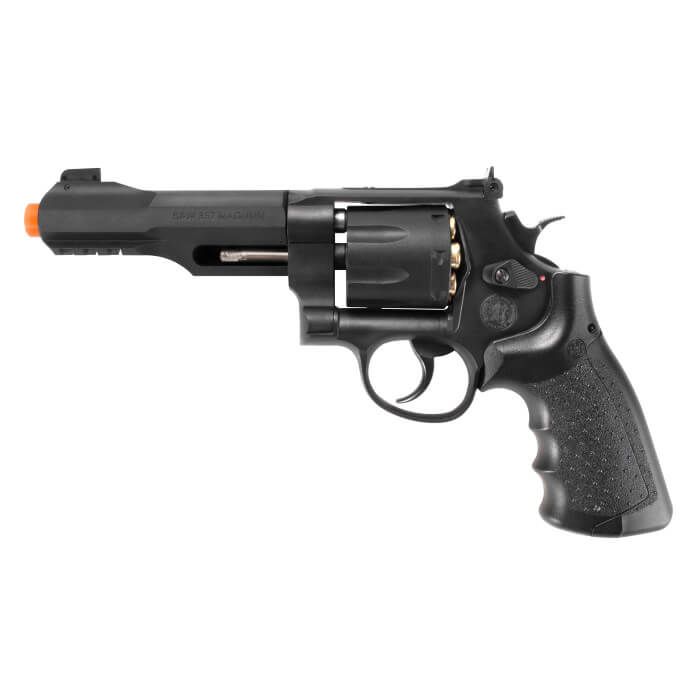 S&W M&P R8